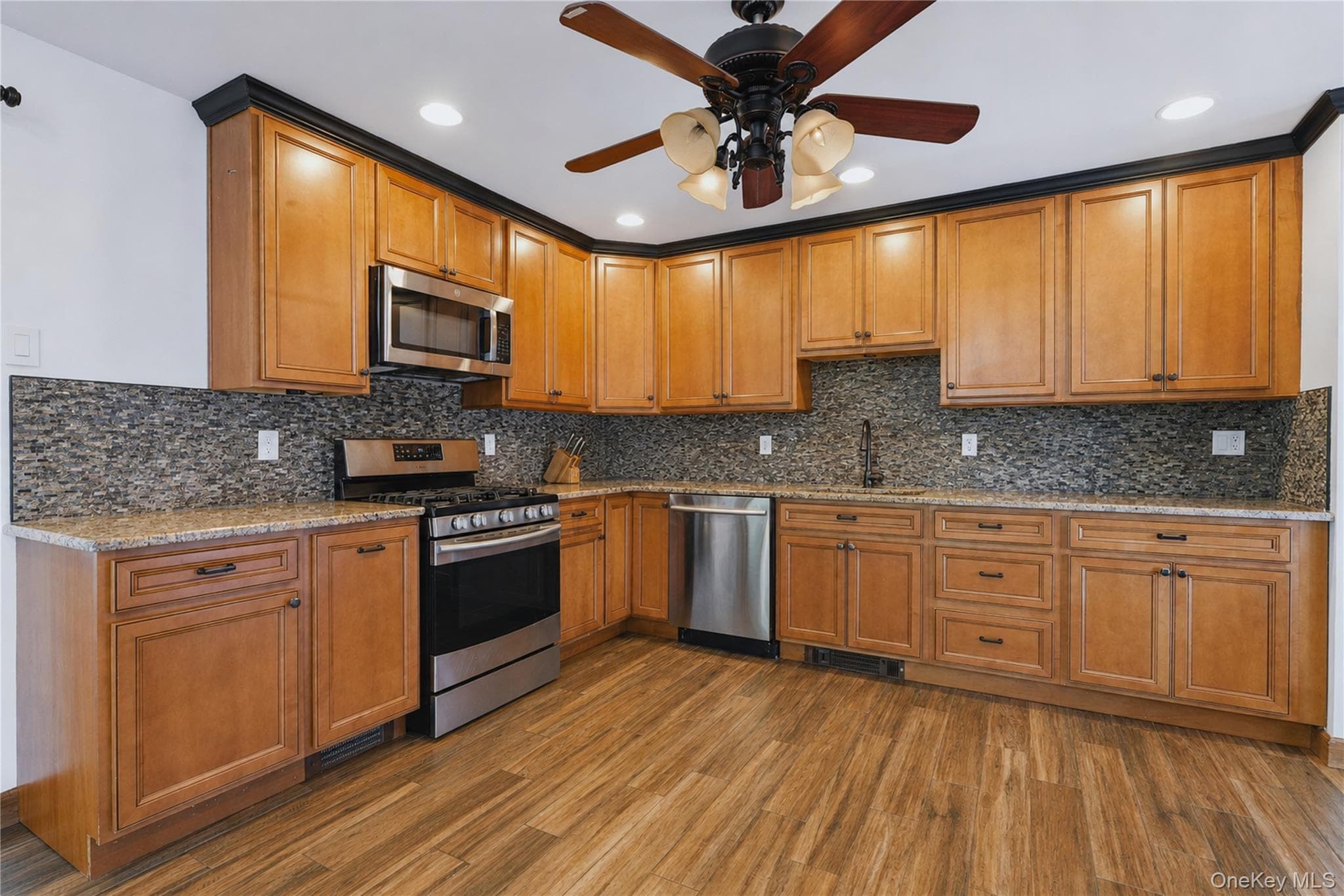 119 Scotchtown Avenue thumbnail 7