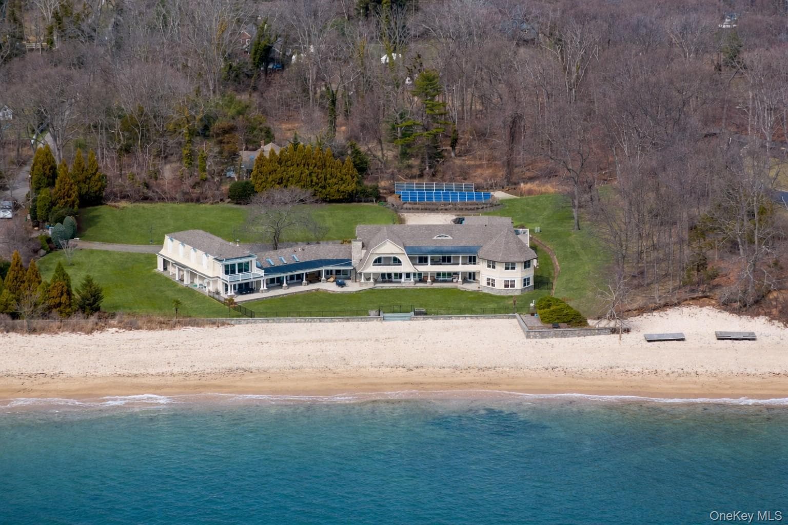 33 Beach Road photo 1