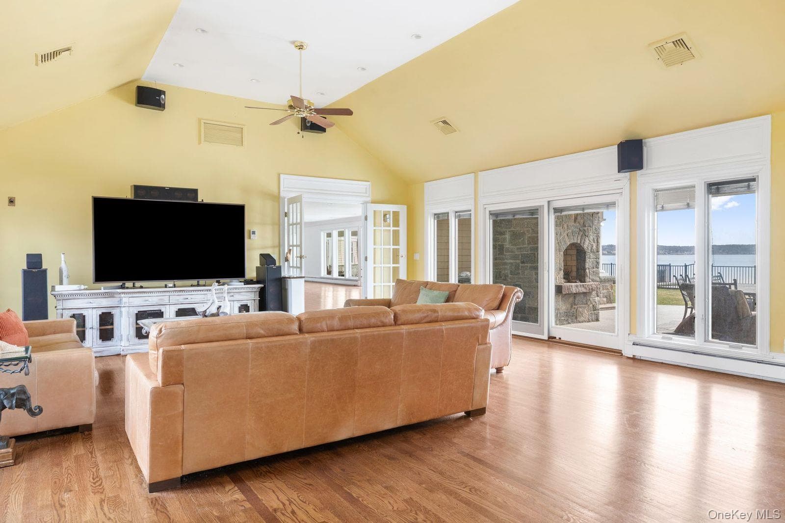 33 Beach Road thumbnail 13