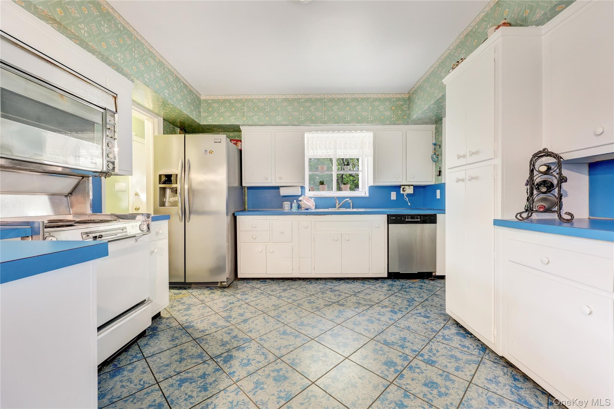 178 Schenck Circle thumbnail 14