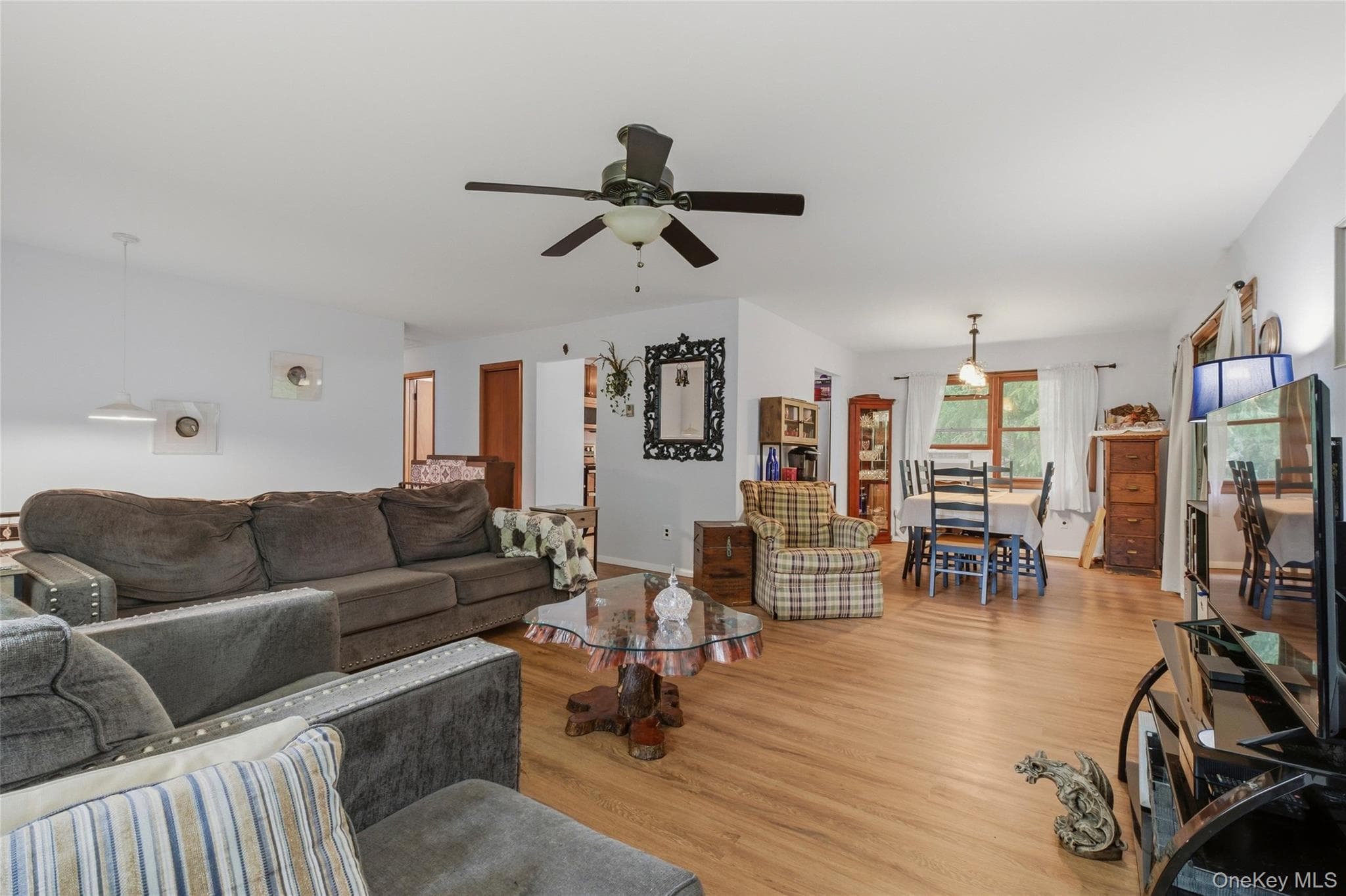 26 Maple Drive thumbnail 7
