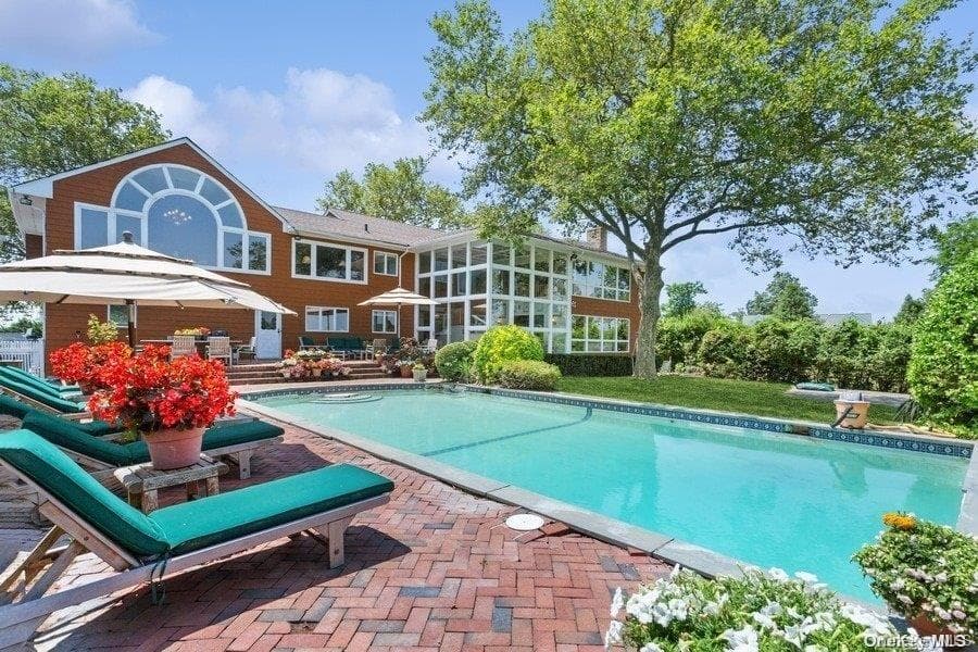 30 Thixton Drive photo 1
