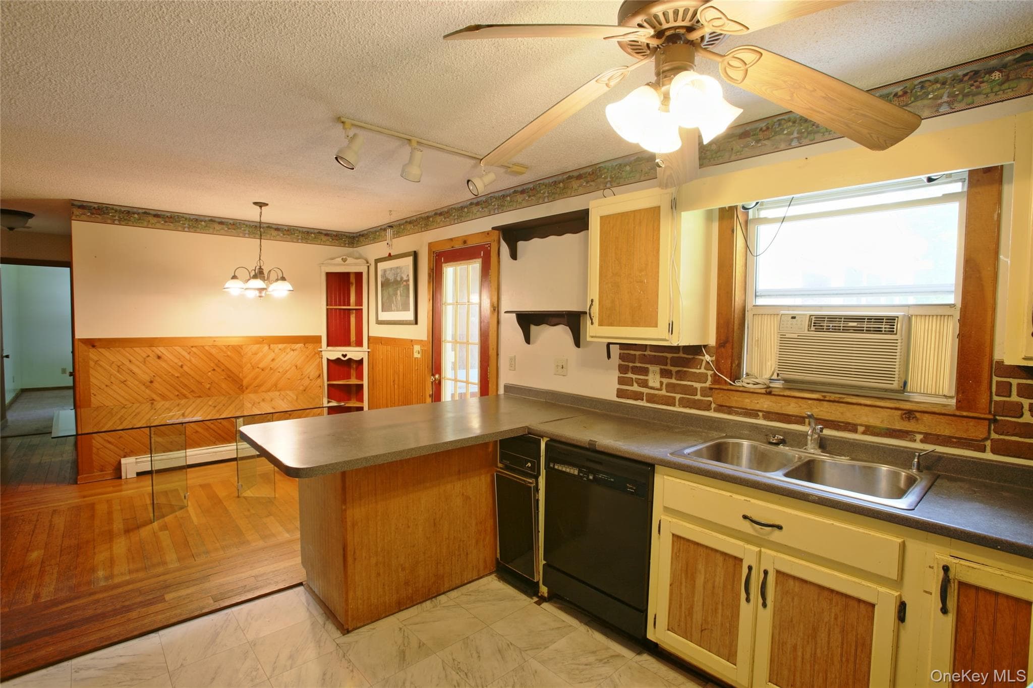 16 Elizabeth Drive thumbnail 22
