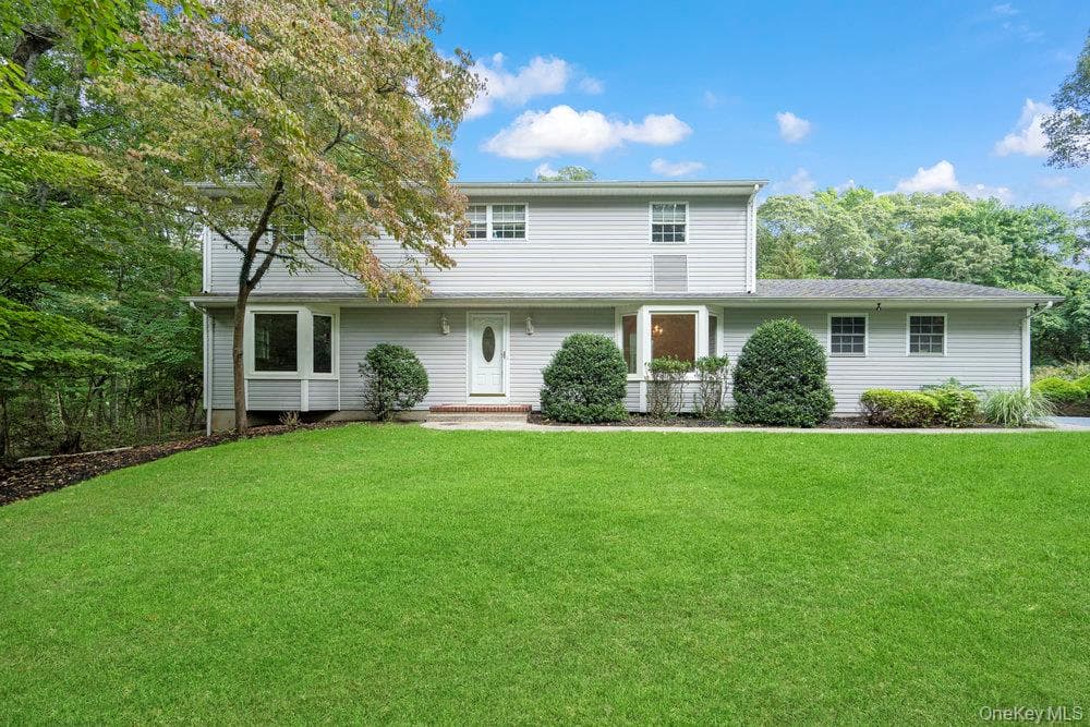 83 Shore Road photo 1