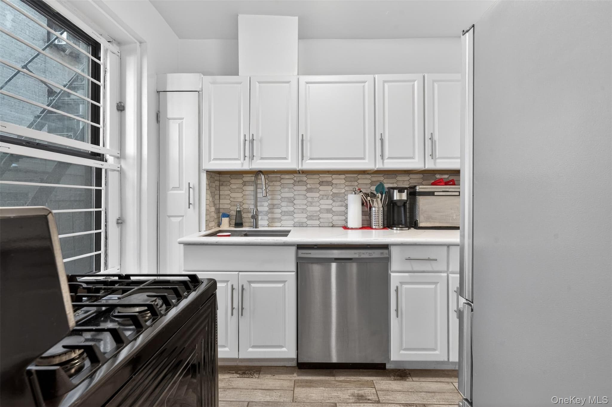941 Jerome Avenue Unit: 5B thumbnail 4