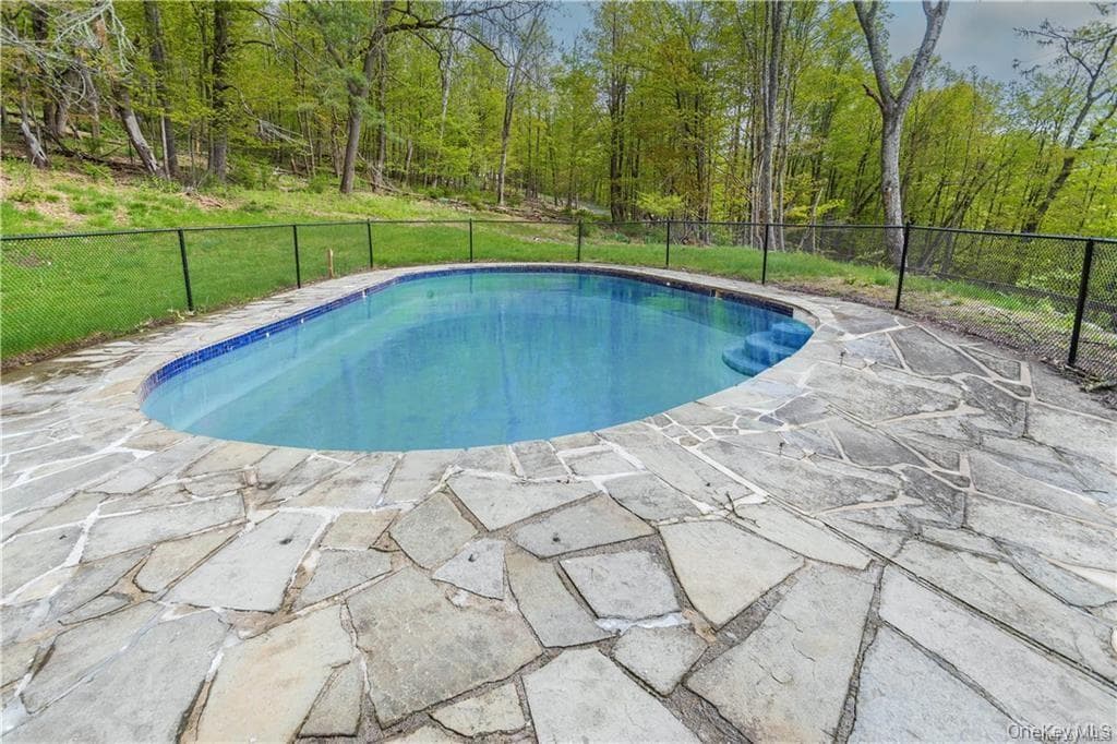 669 Mountain Road thumbnail 7