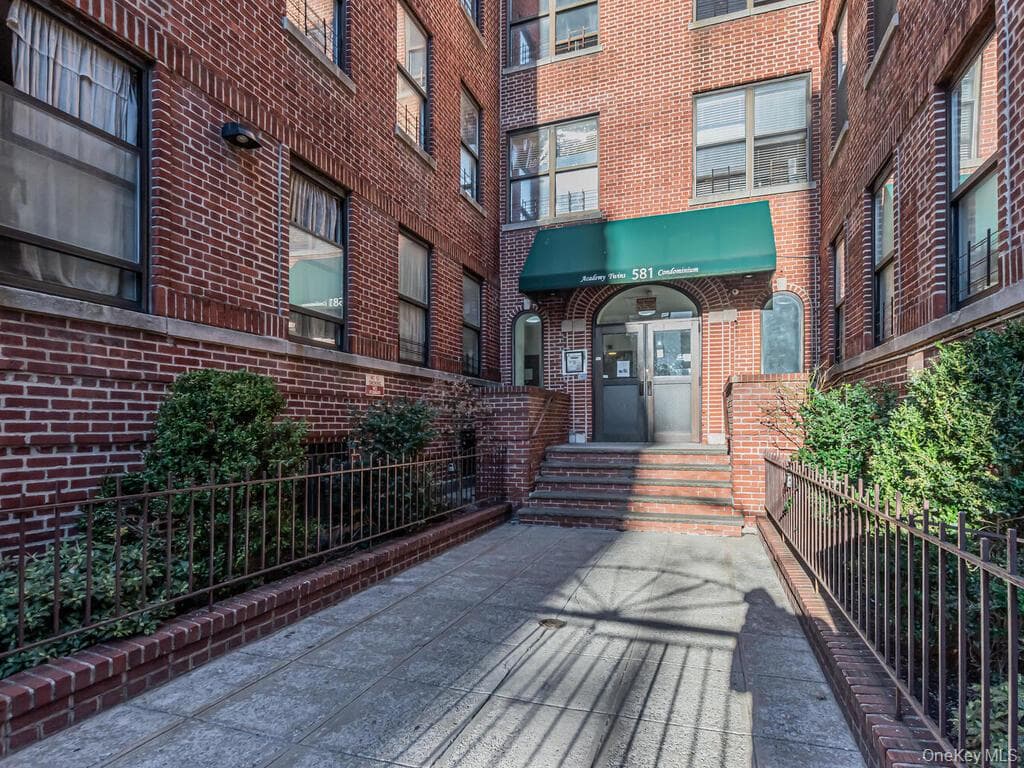 581 Academy Street Unit: GLE thumbnail 13