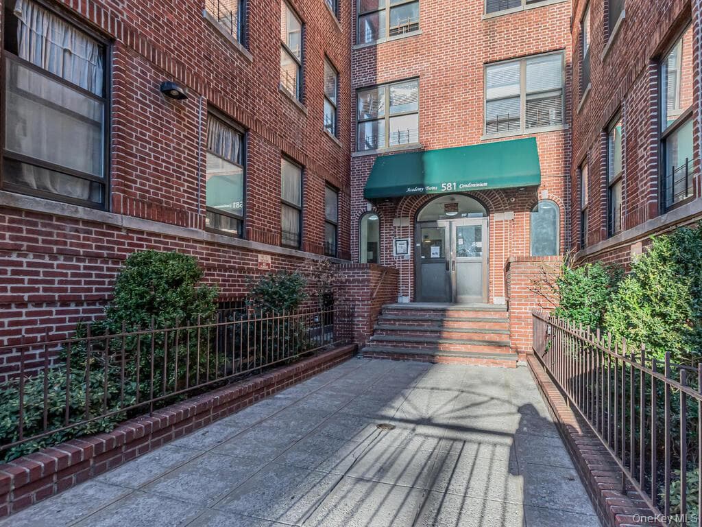 581 Academy Street Unit: GLE thumbnail 14