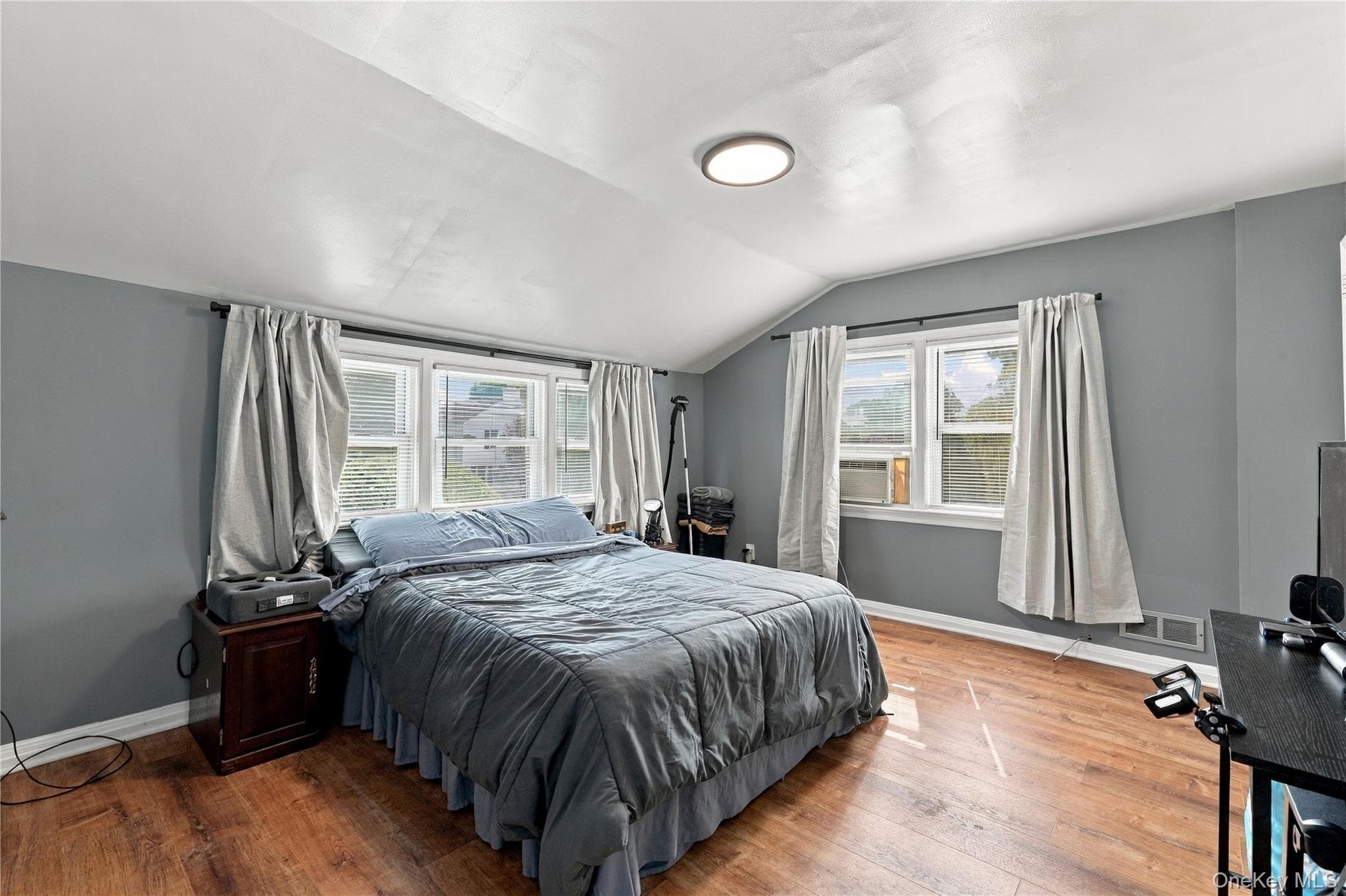 201 Hempstead Avenue thumbnail 20