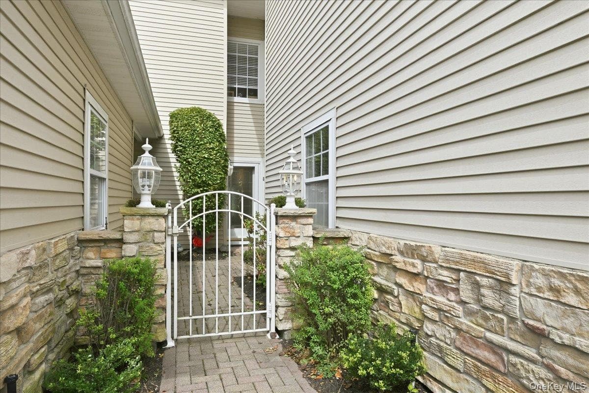 89 Windwatch Drive thumbnail 2