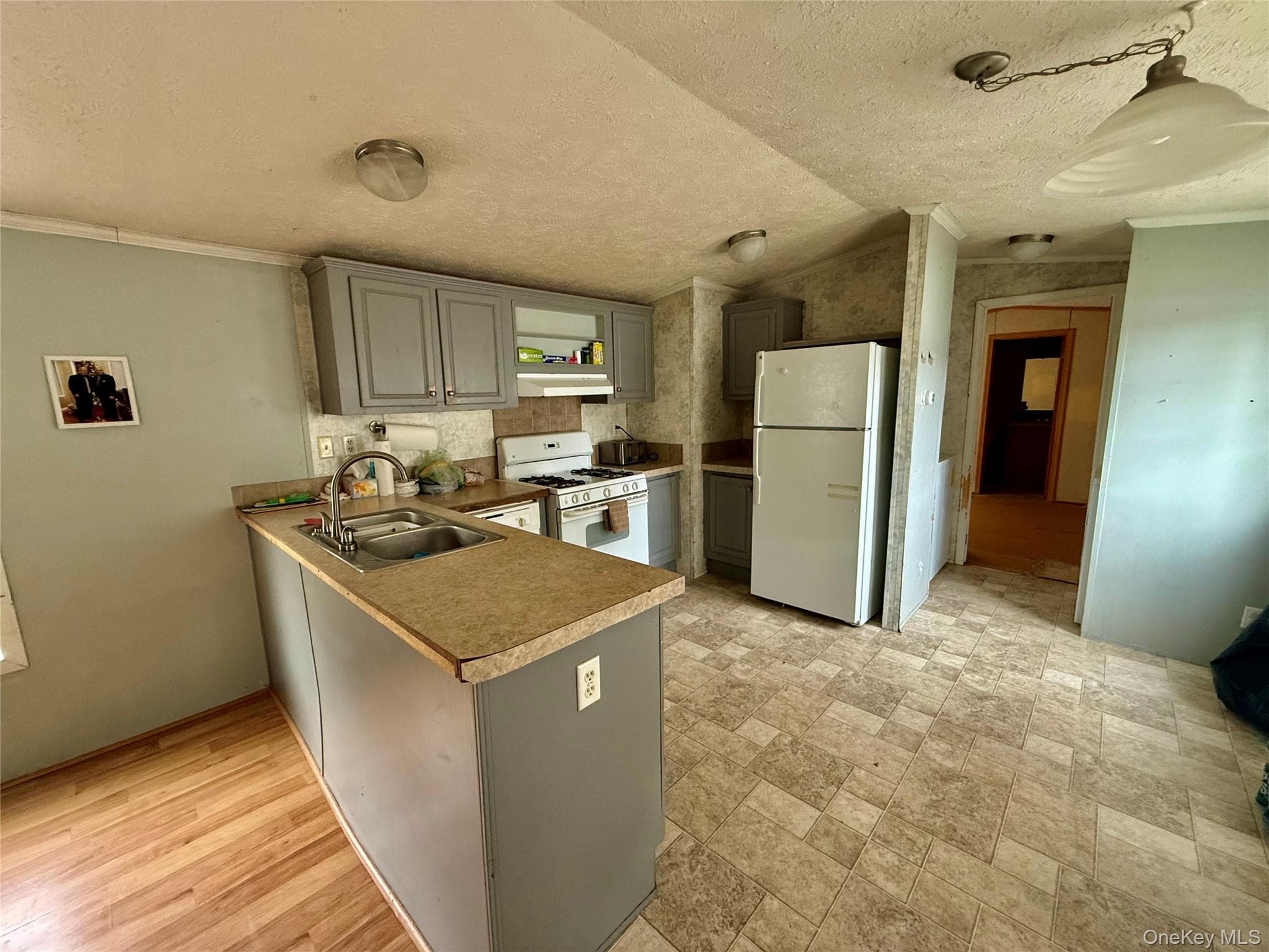 568 Gulliver Terrace thumbnail 7