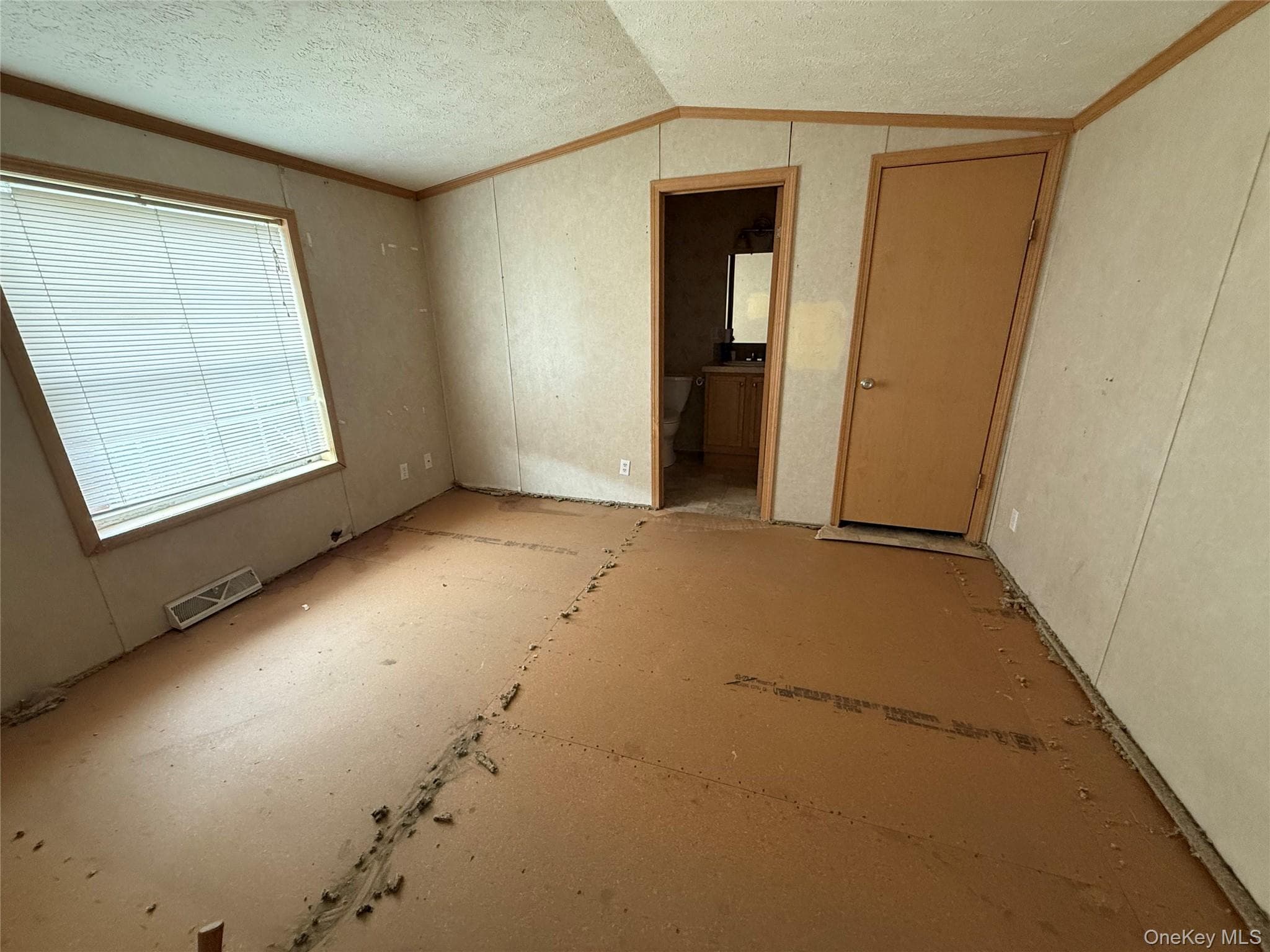 568 Gulliver Terrace thumbnail 9