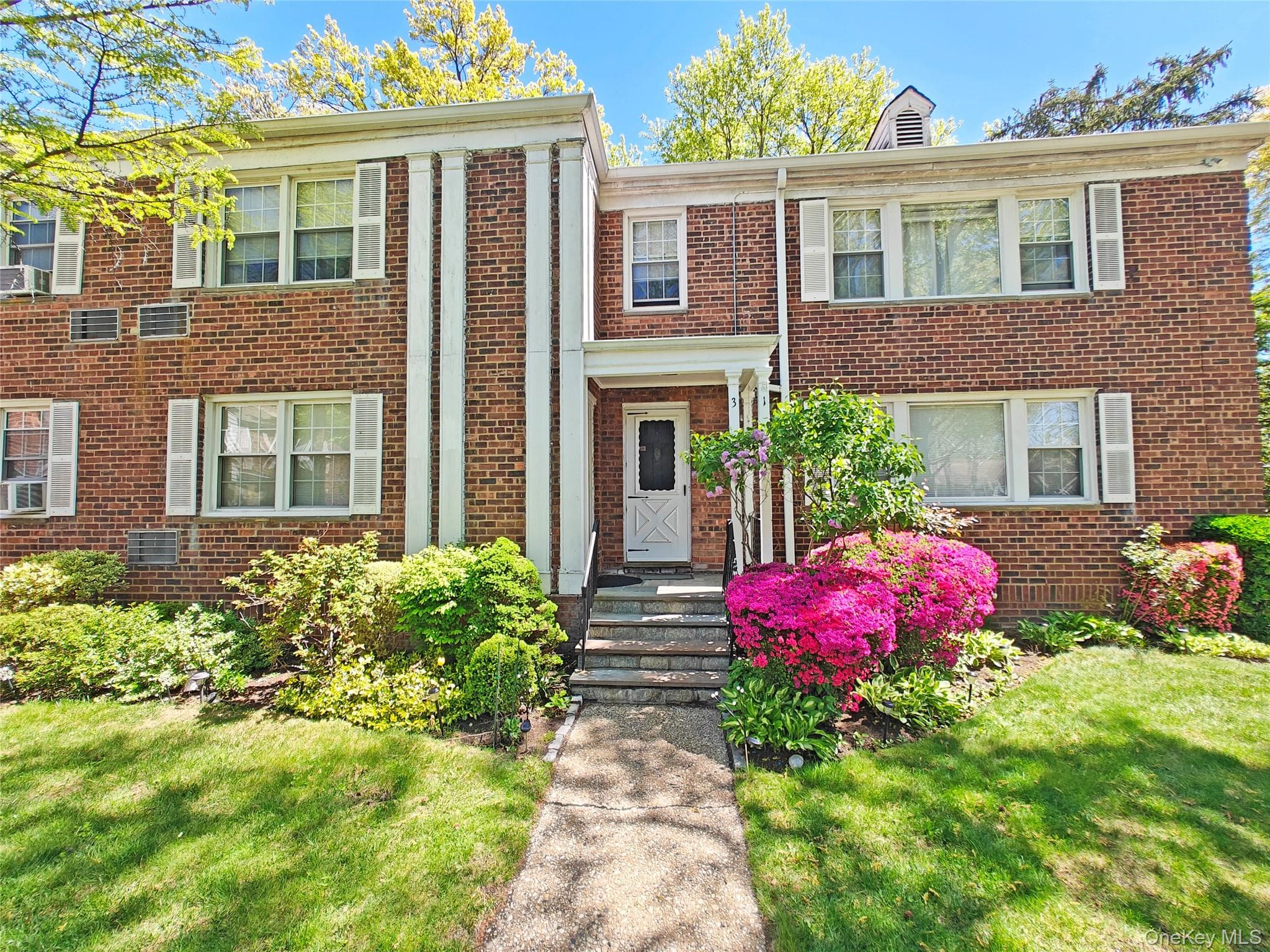 3 Lawrence Park Crescent Unit: 3 photo 1