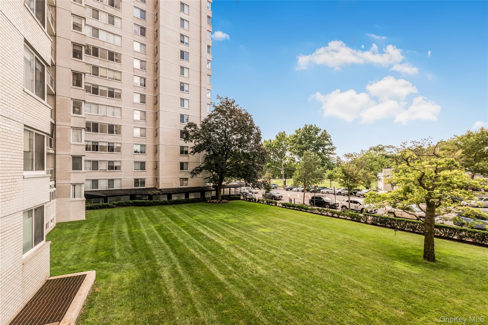 3333 Henry Hudson Parkway Pkwy Unit: 2L thumbnail 13