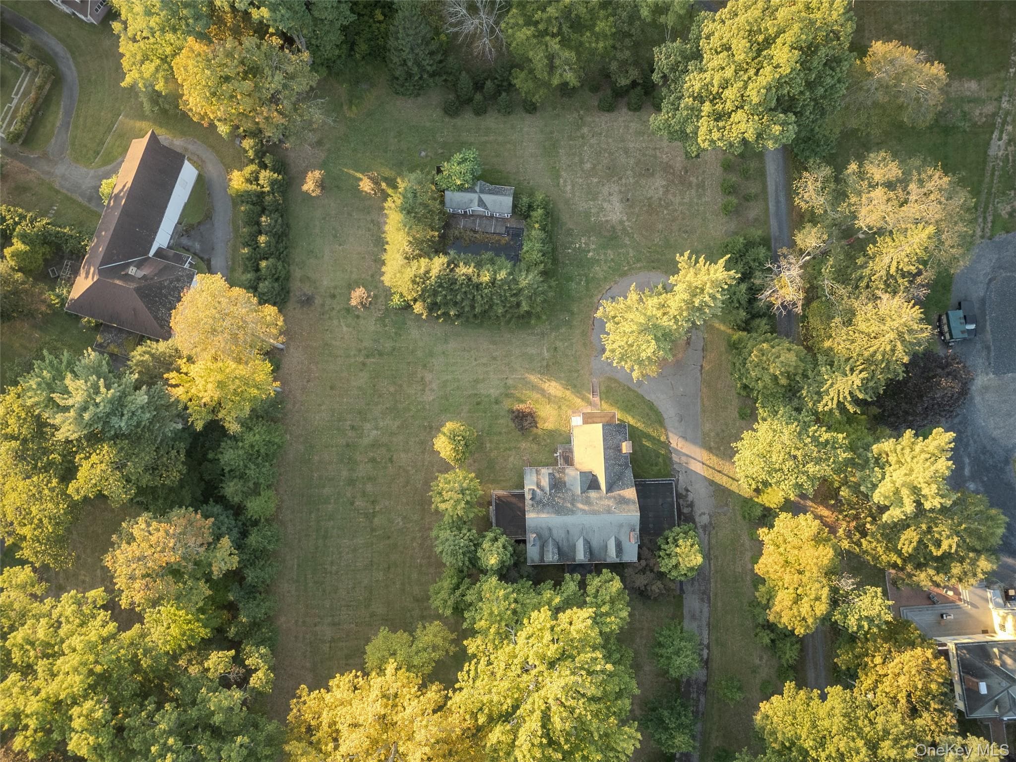 63 Colonial Avenue thumbnail 3