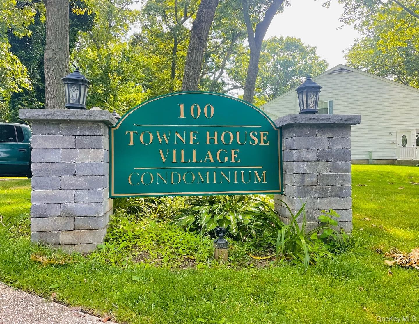 704 Towne House Village Unit: 704 thumbnail 12