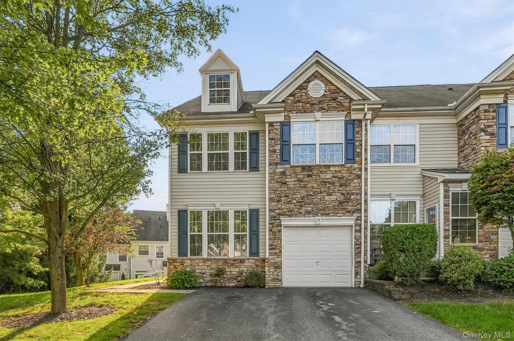 24 Ford Court, Monroe