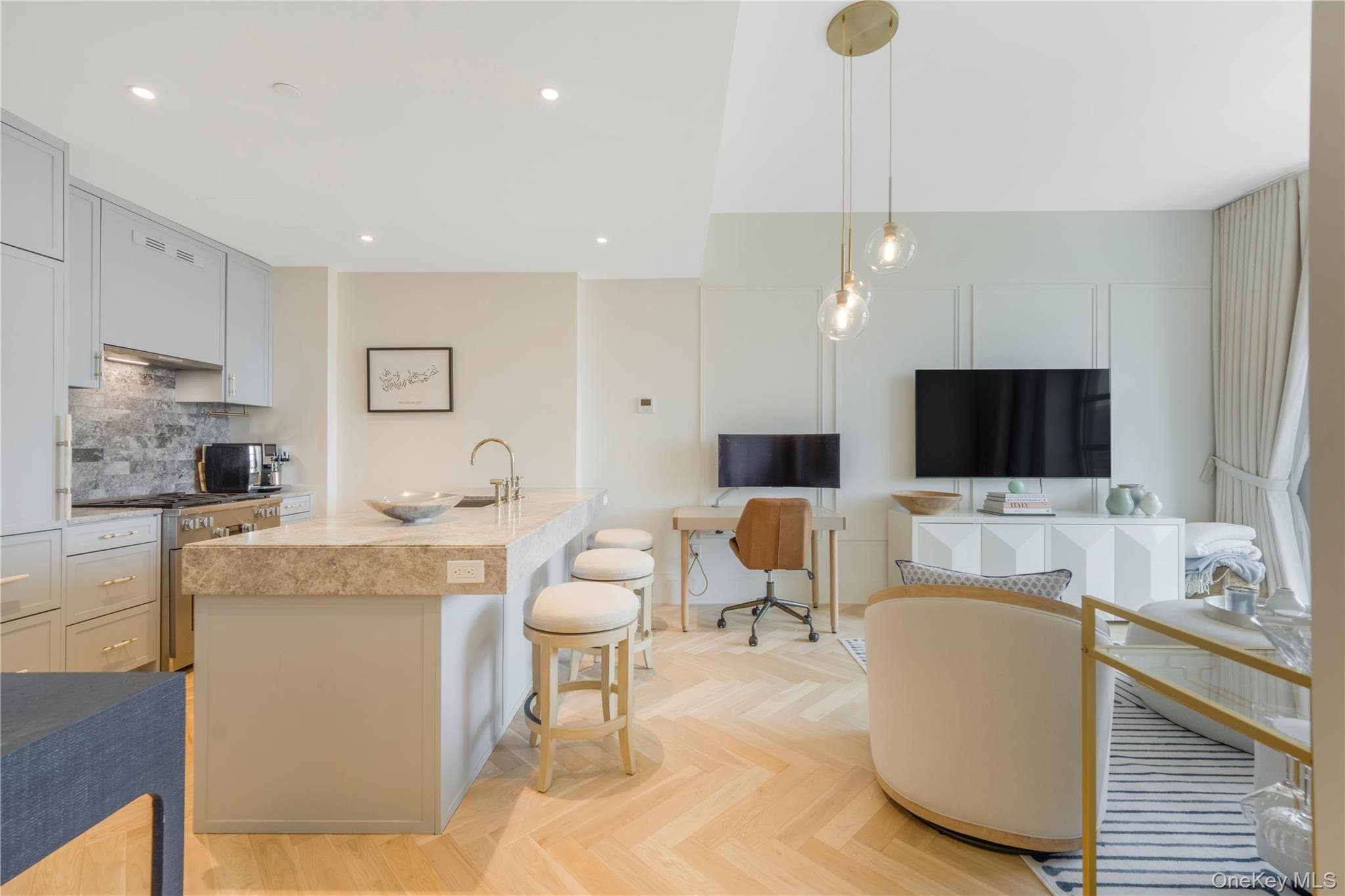 250 E 21st Street Unit: 9D thumbnail 4