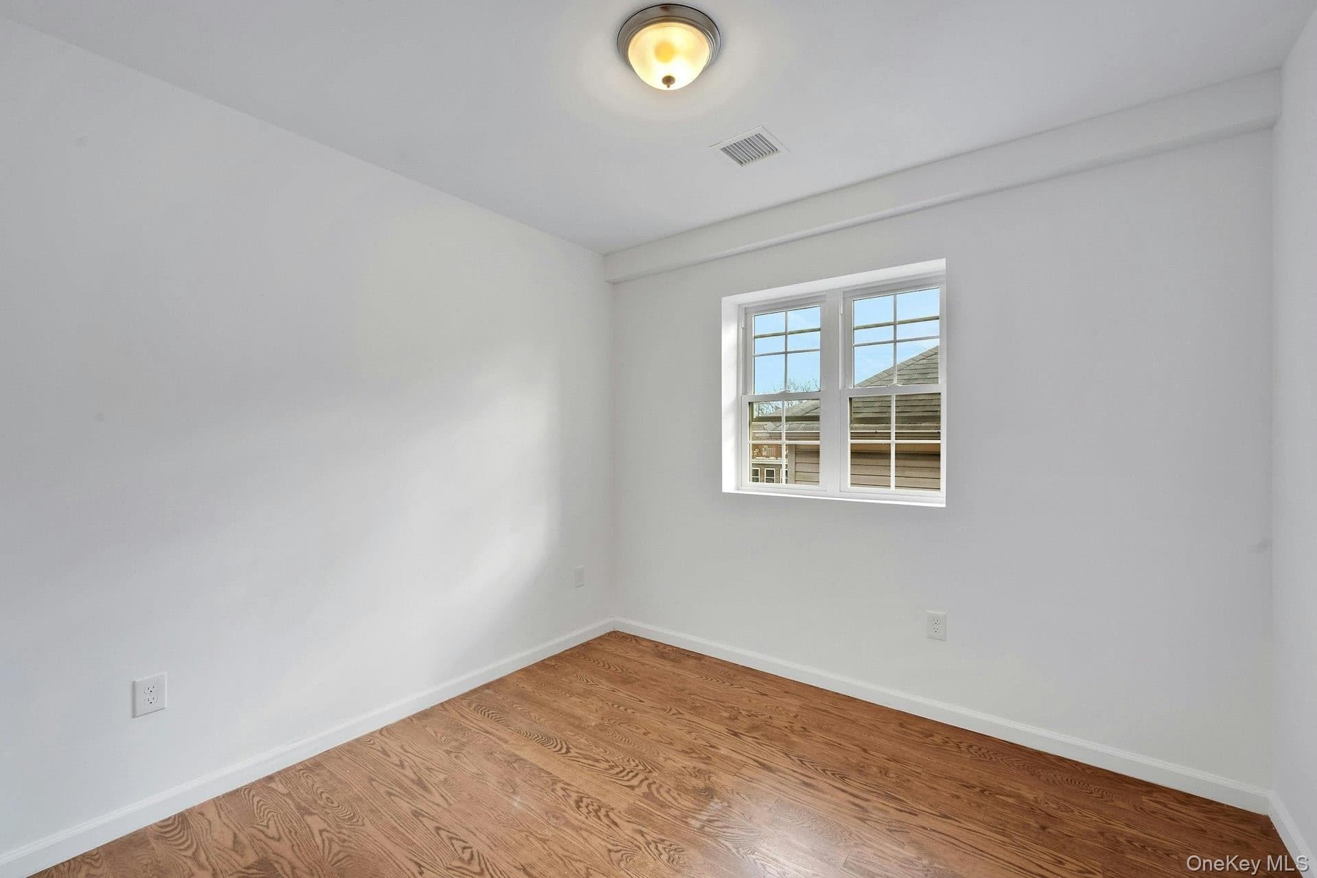 820 Hollywood Avenue thumbnail 21
