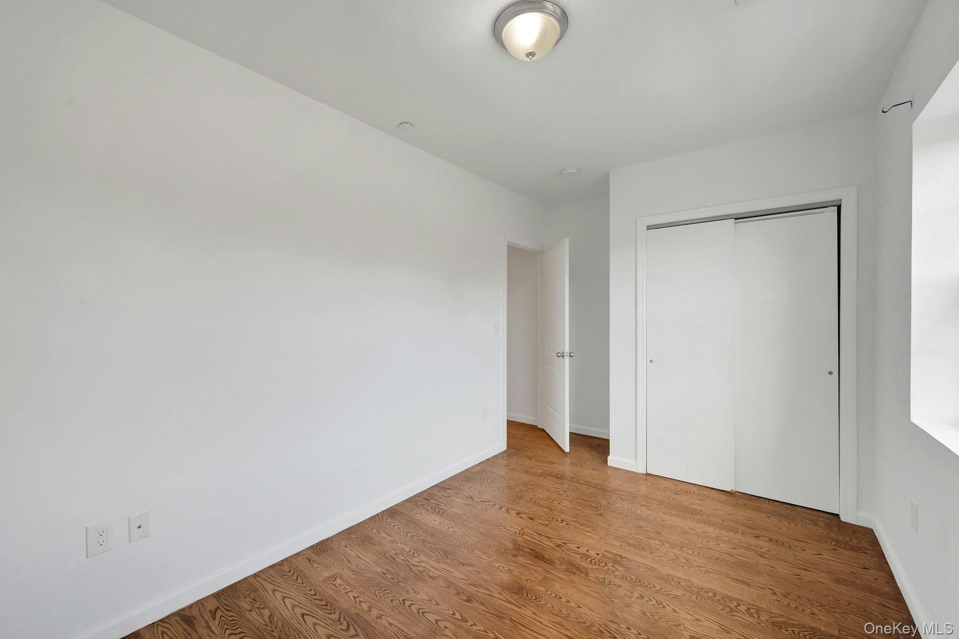 820 Hollywood Avenue thumbnail 26