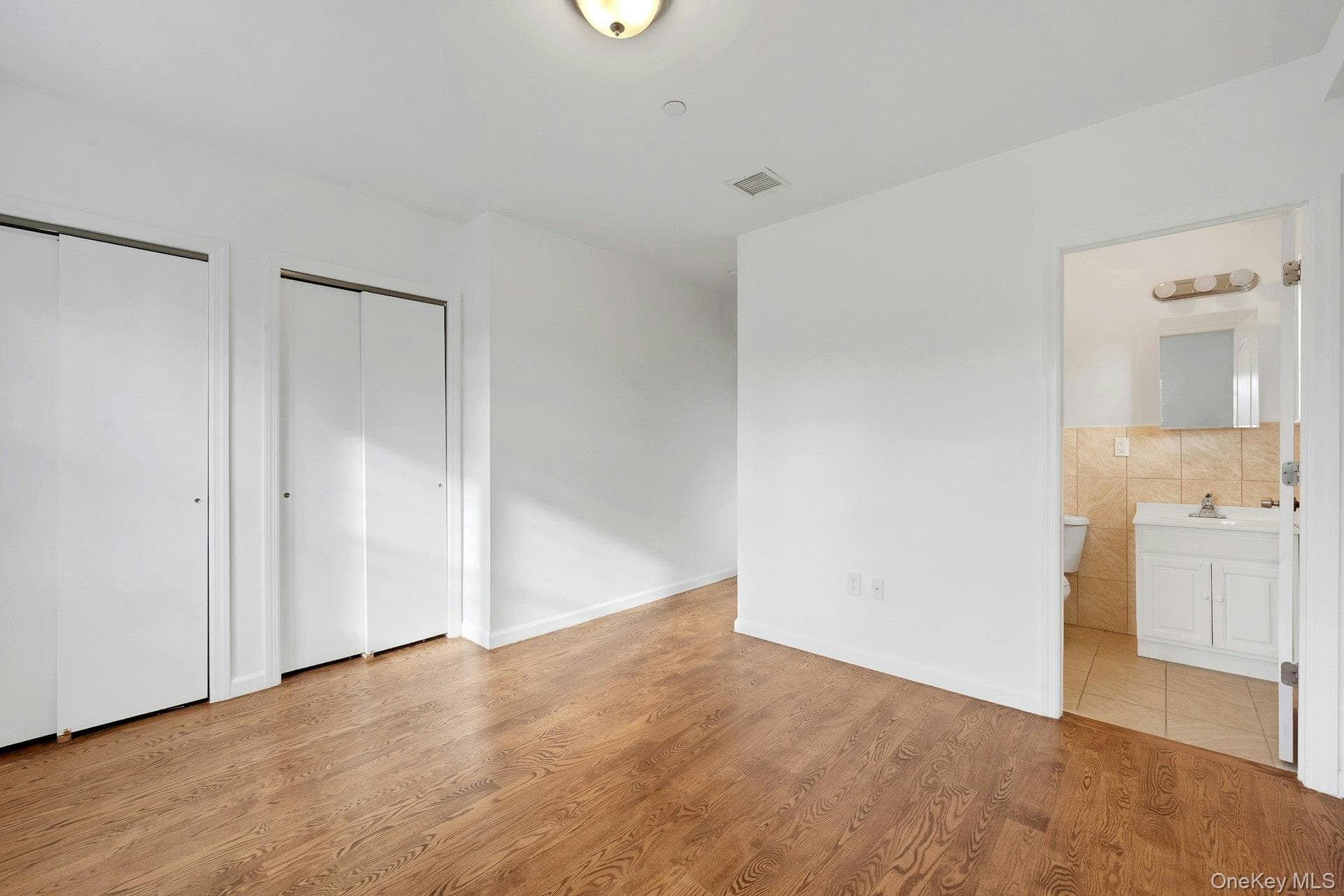 820 Hollywood Avenue thumbnail 17