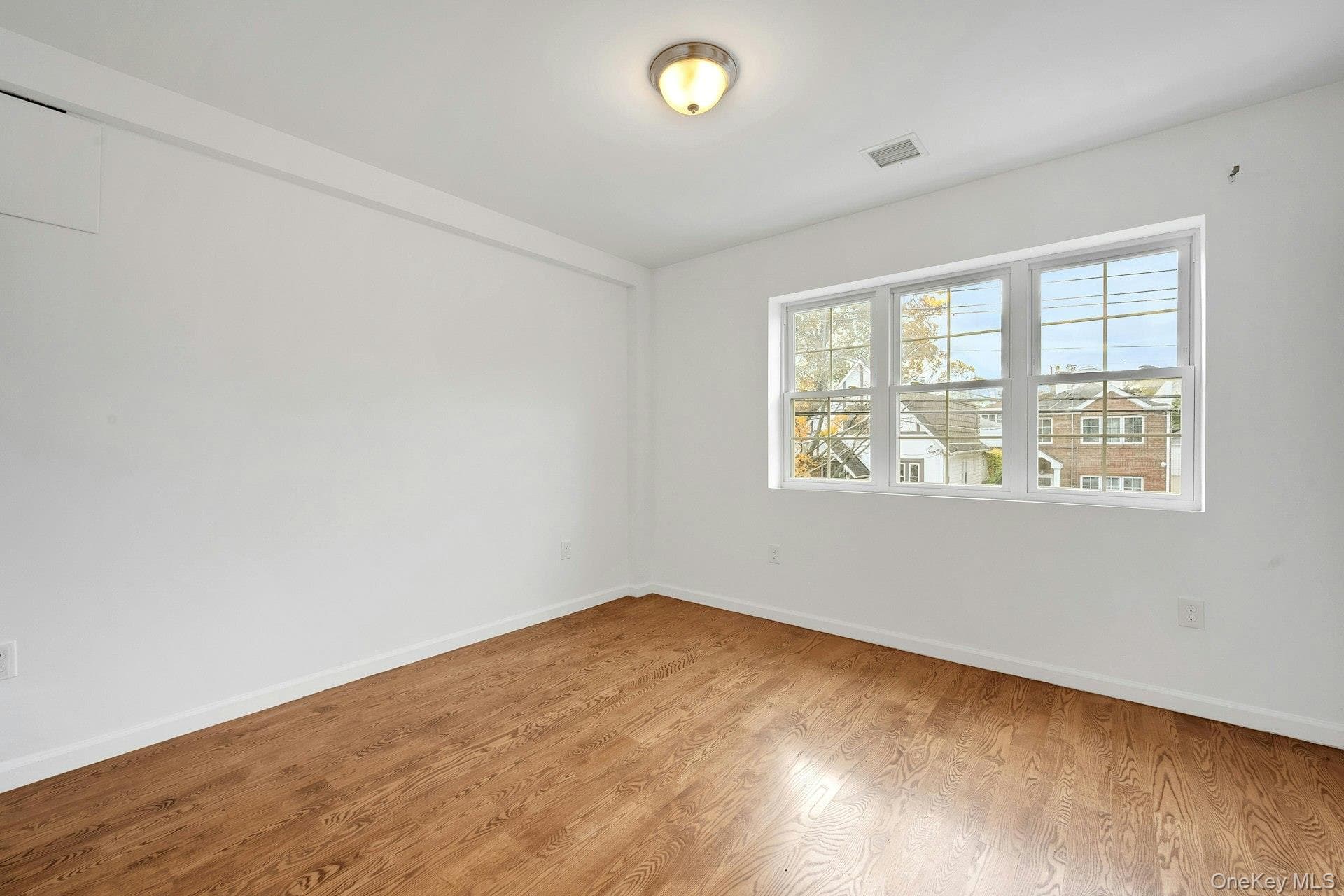 820 Hollywood Avenue thumbnail 18