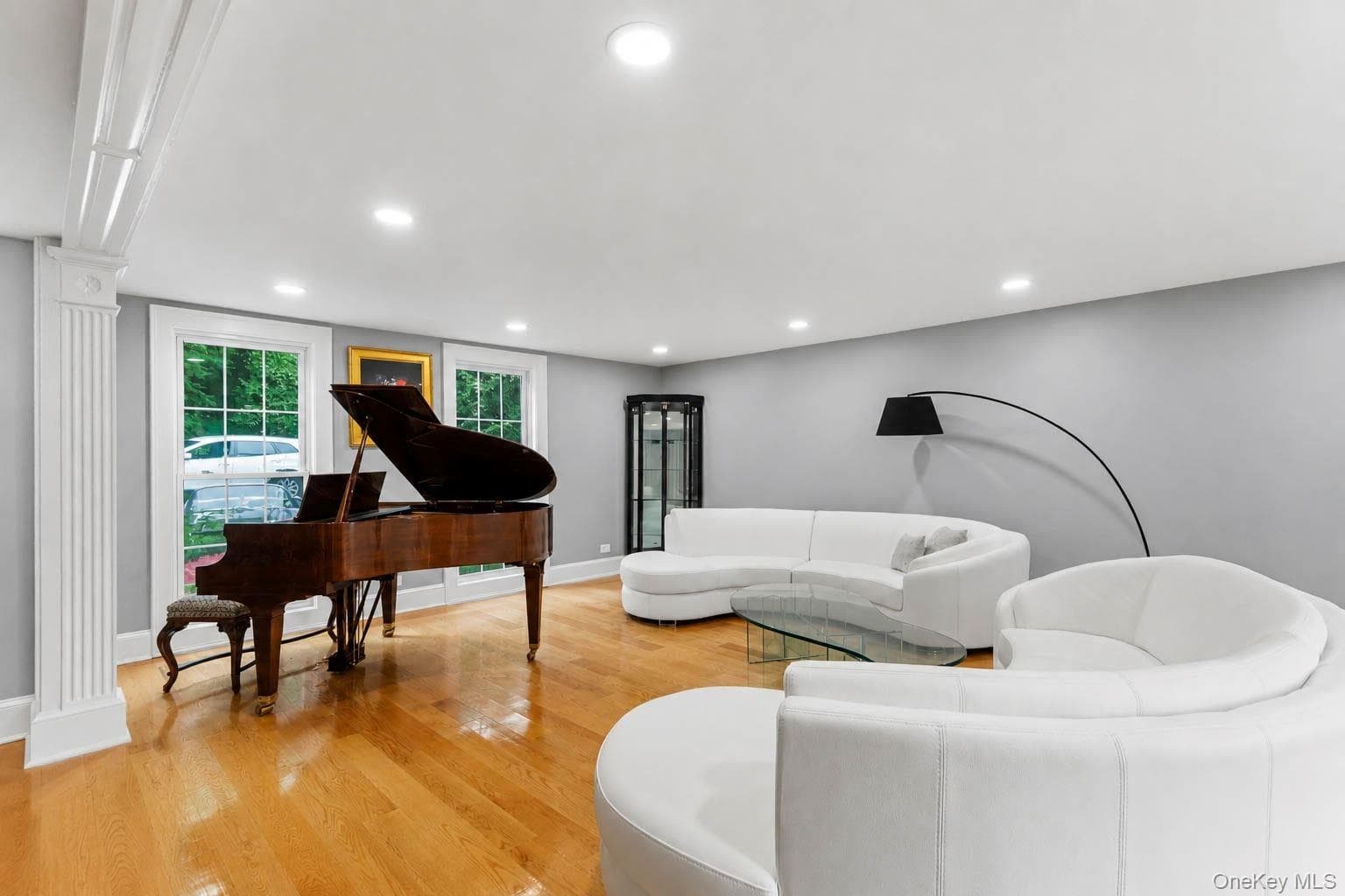 450 Oyster Bay Road thumbnail 4