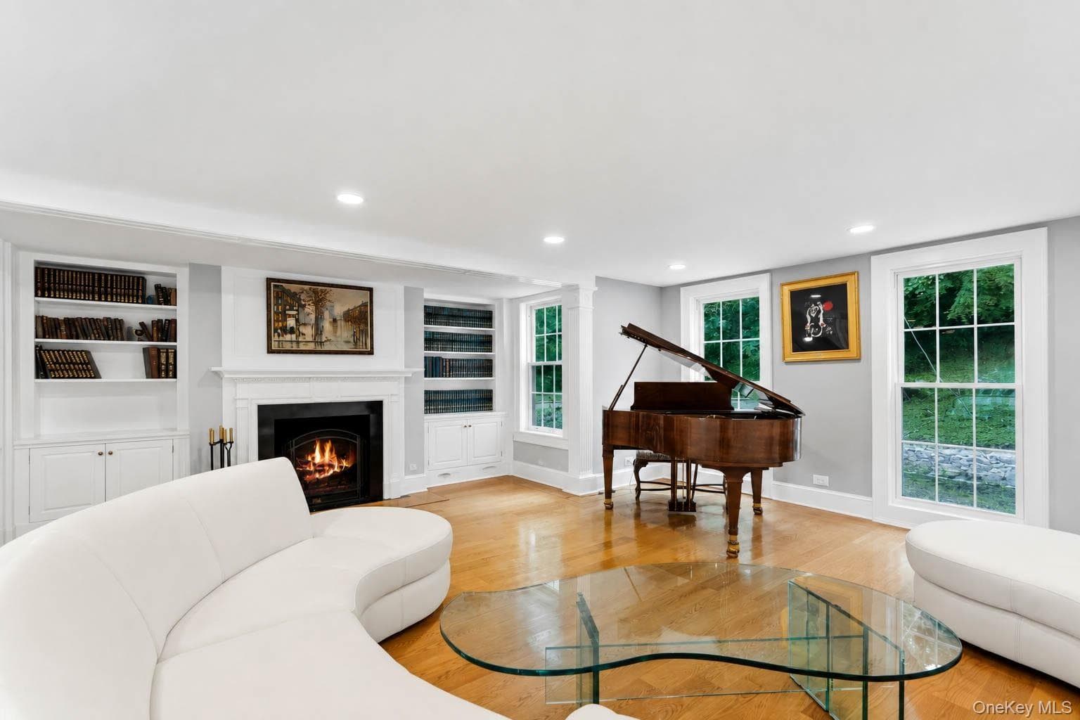 450 Oyster Bay Road thumbnail 3