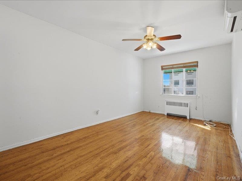 1058 E 211th Street thumbnail 9