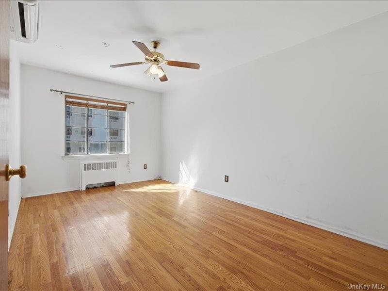 1058 E 211th Street thumbnail 18