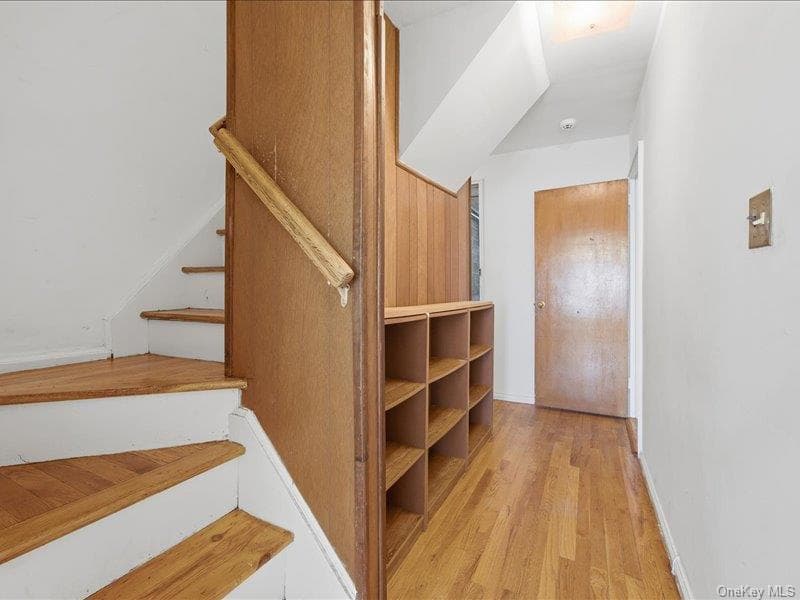 1058 E 211th Street thumbnail 13