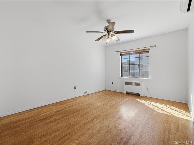 1058 E 211th Street thumbnail 17