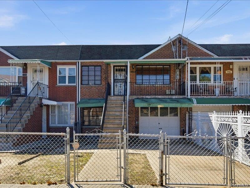 1058 E 211th Street photo 1