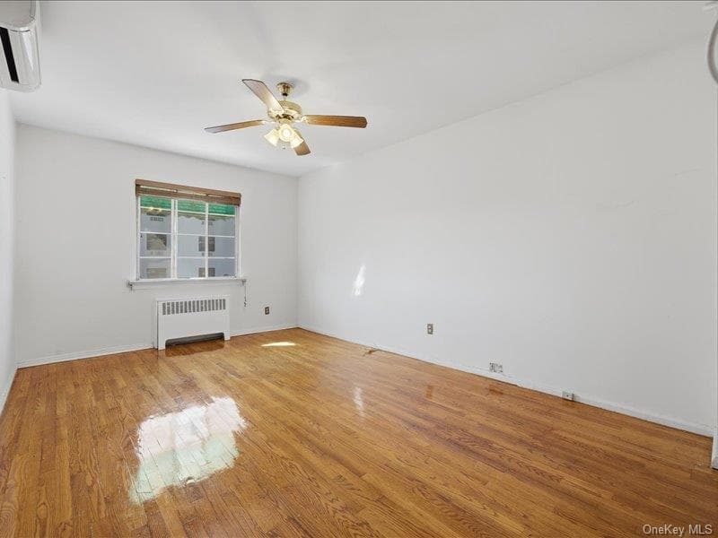 1058 E 211th Street thumbnail 10