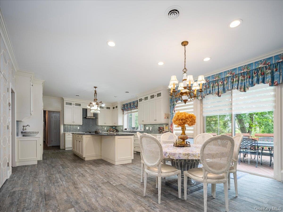 11 Bartlett Road thumbnail 9