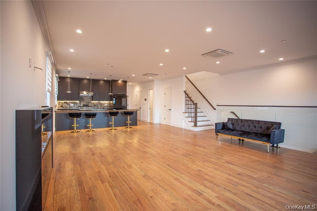 622 W Penn Street thumbnail 28