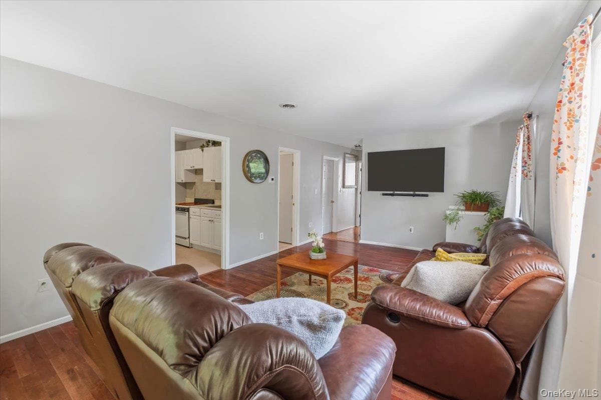 67 Hillside Avenue thumbnail 30