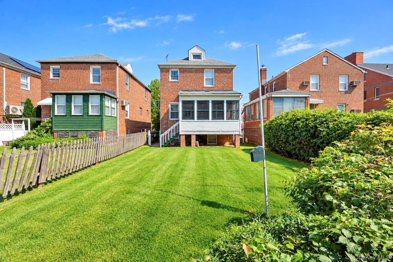 1845 Hering Avenue thumbnail 8