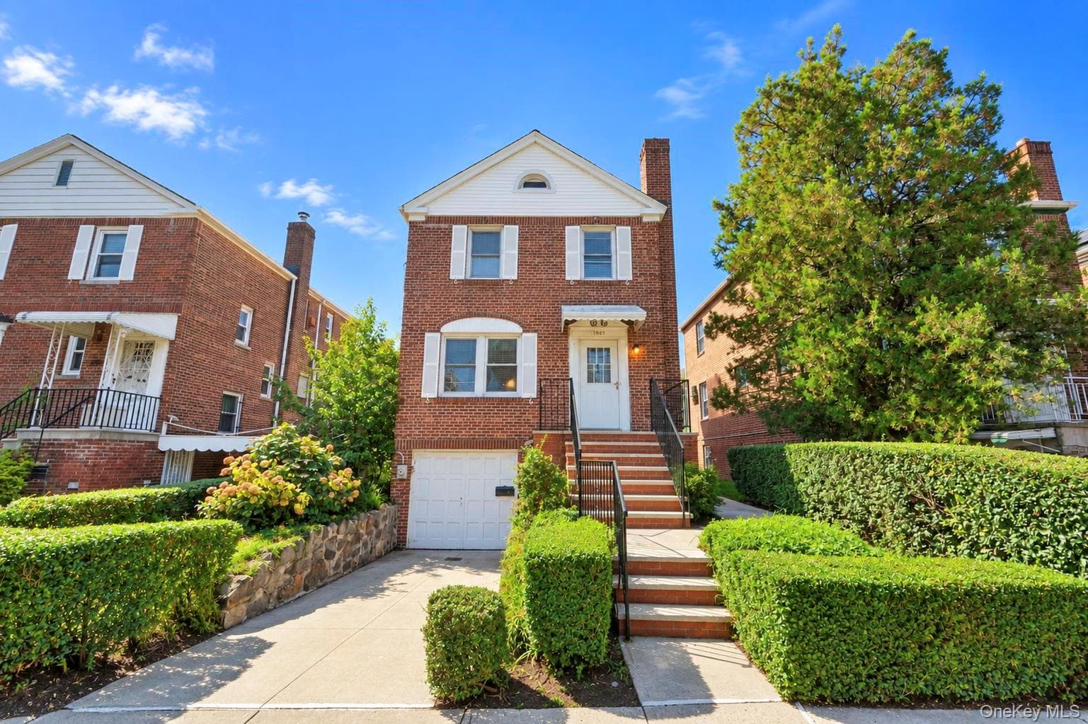 1845 Hering Avenue thumbnail 2