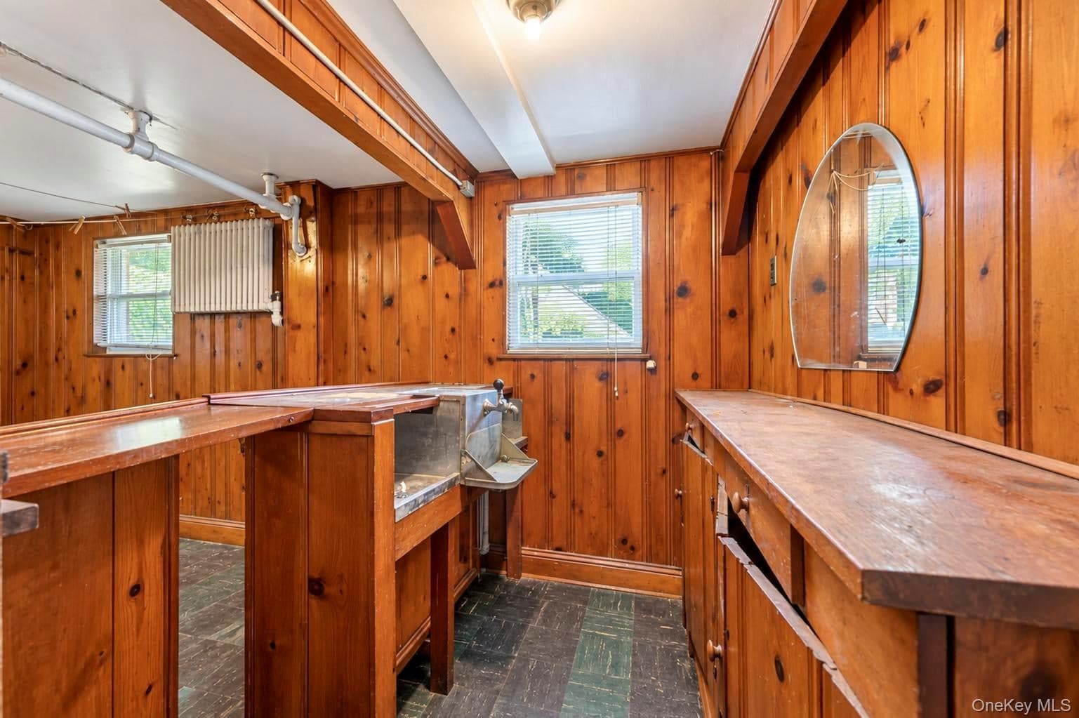 1845 Hering Avenue thumbnail 40