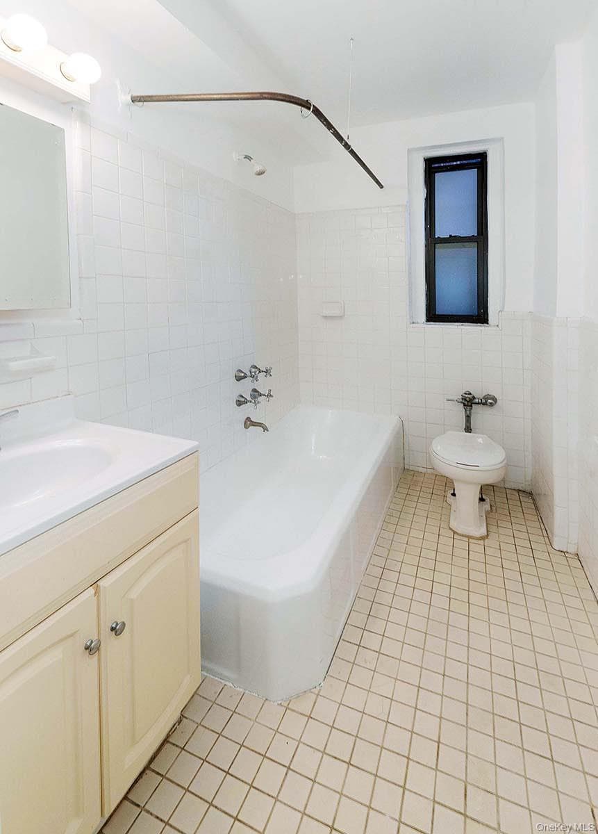 3015 Riverdale Avenue Unit: 2A thumbnail 7
