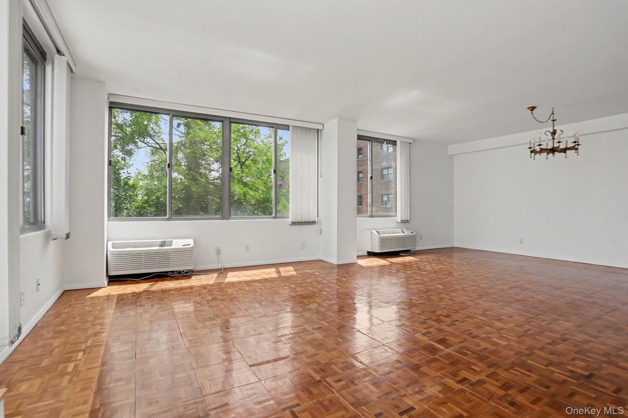 18 Shady Glen Court Unit: 403 thumbnail 6