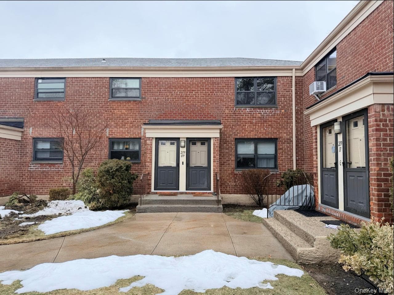 21909 74th Avenue Unit: 446B2, Oakland Gardens