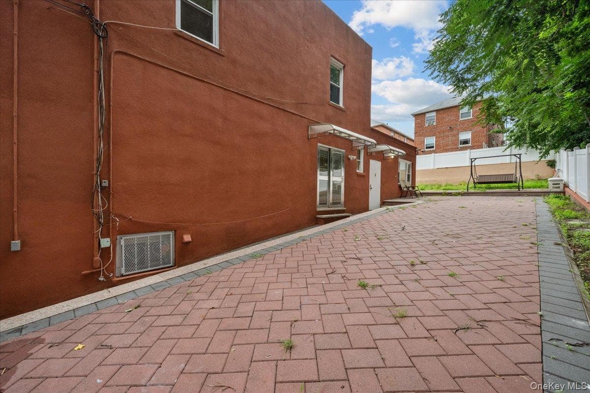 2351 Kingsland Avenue thumbnail 20