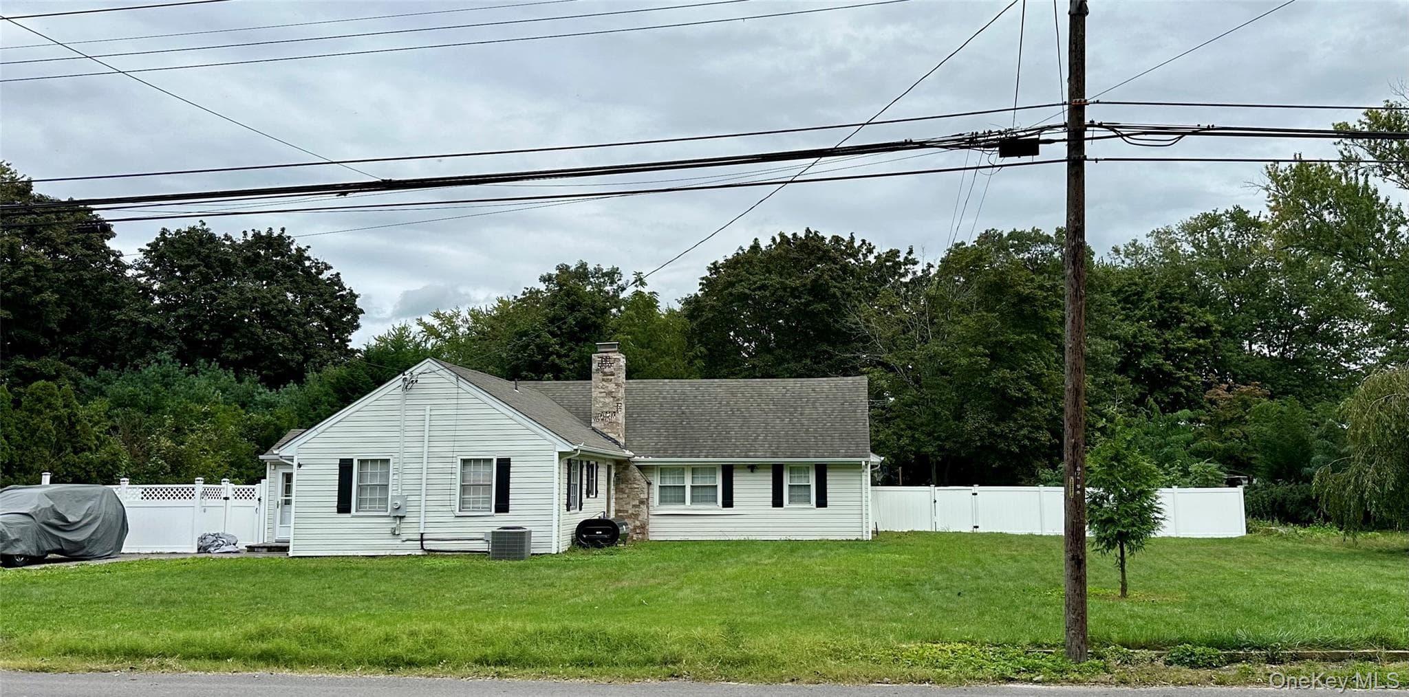 1385 Gardiner Drive thumbnail 6