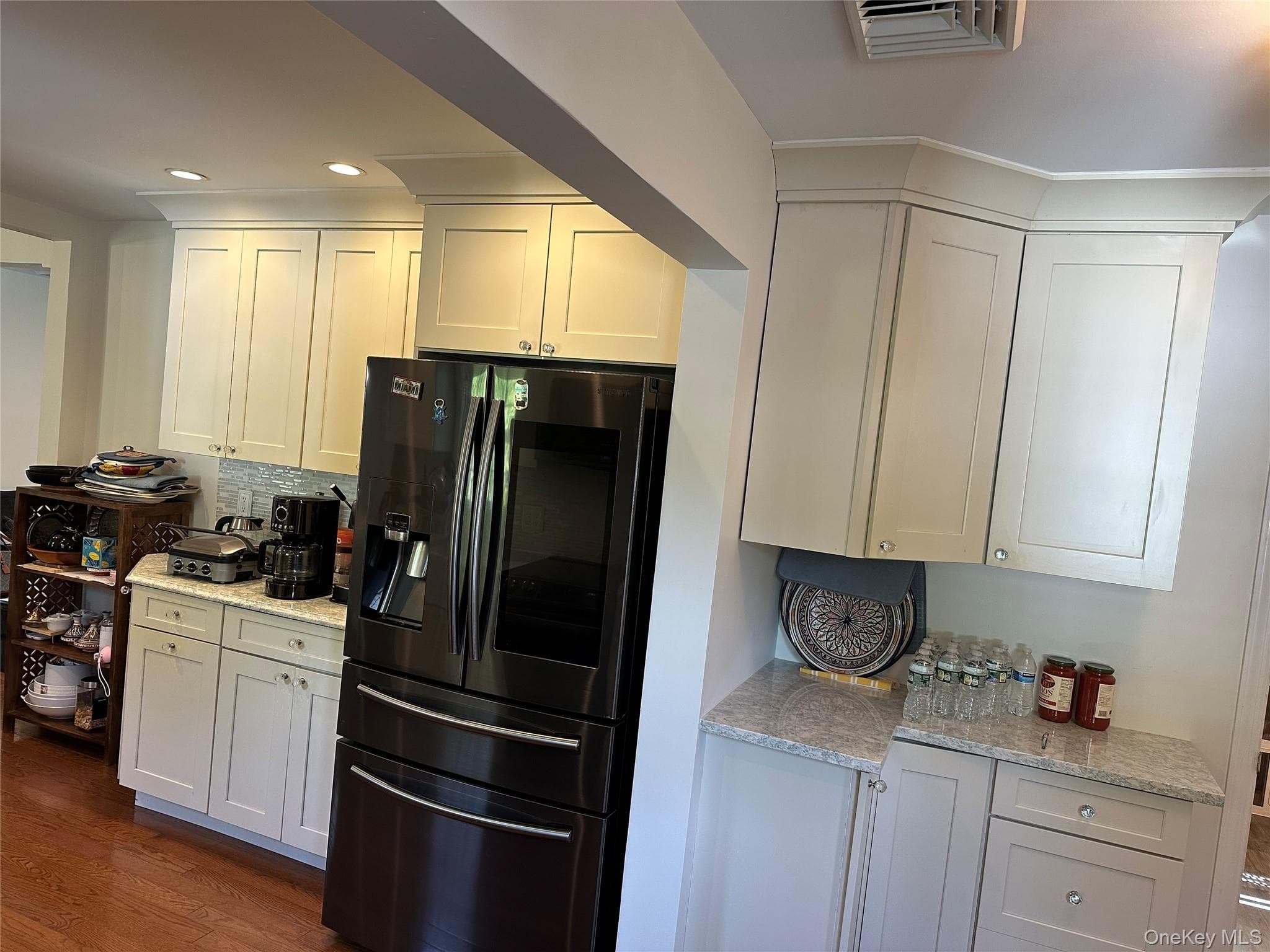 1385 Gardiner Drive thumbnail 3