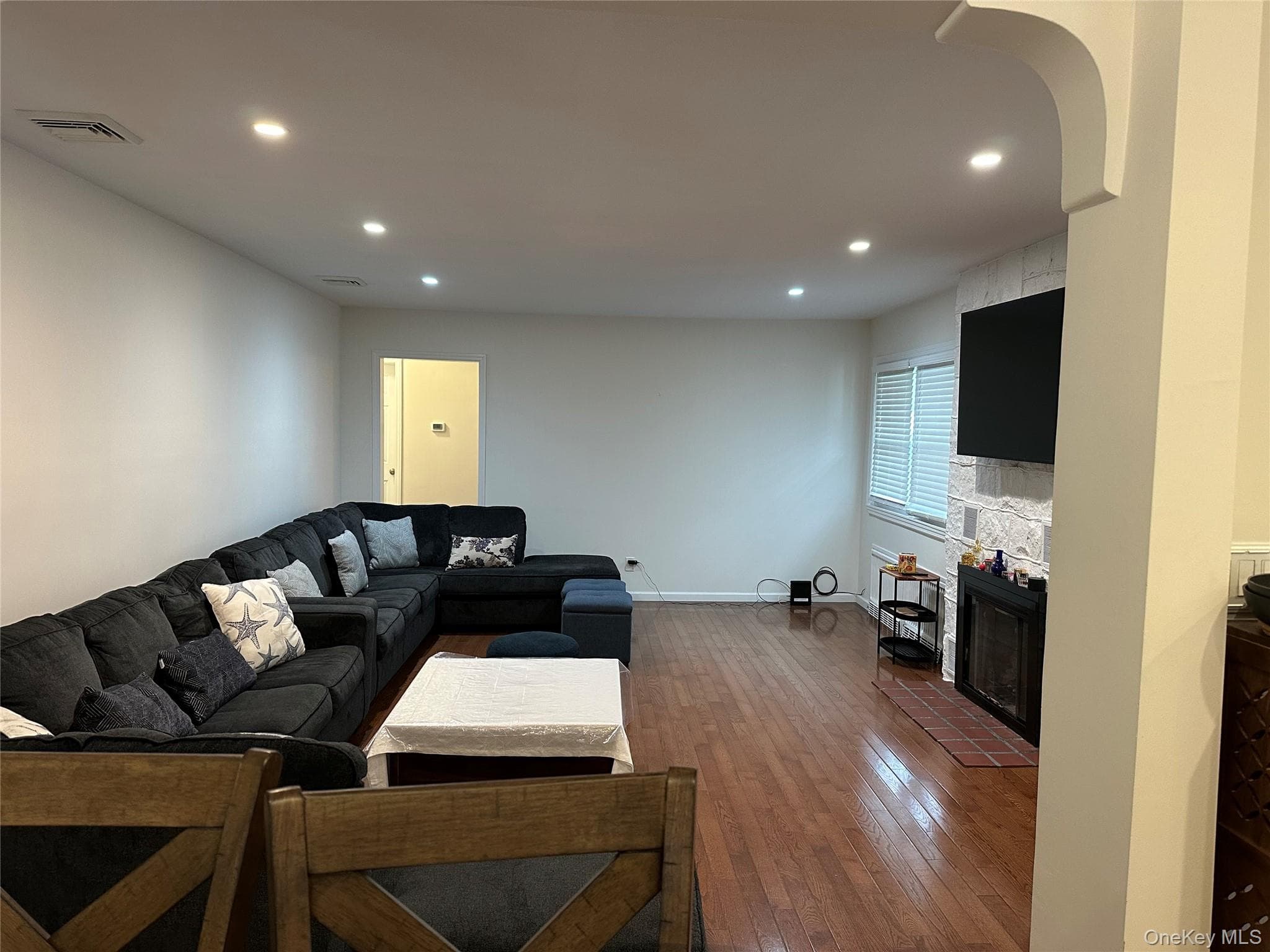 1385 Gardiner Drive thumbnail 4