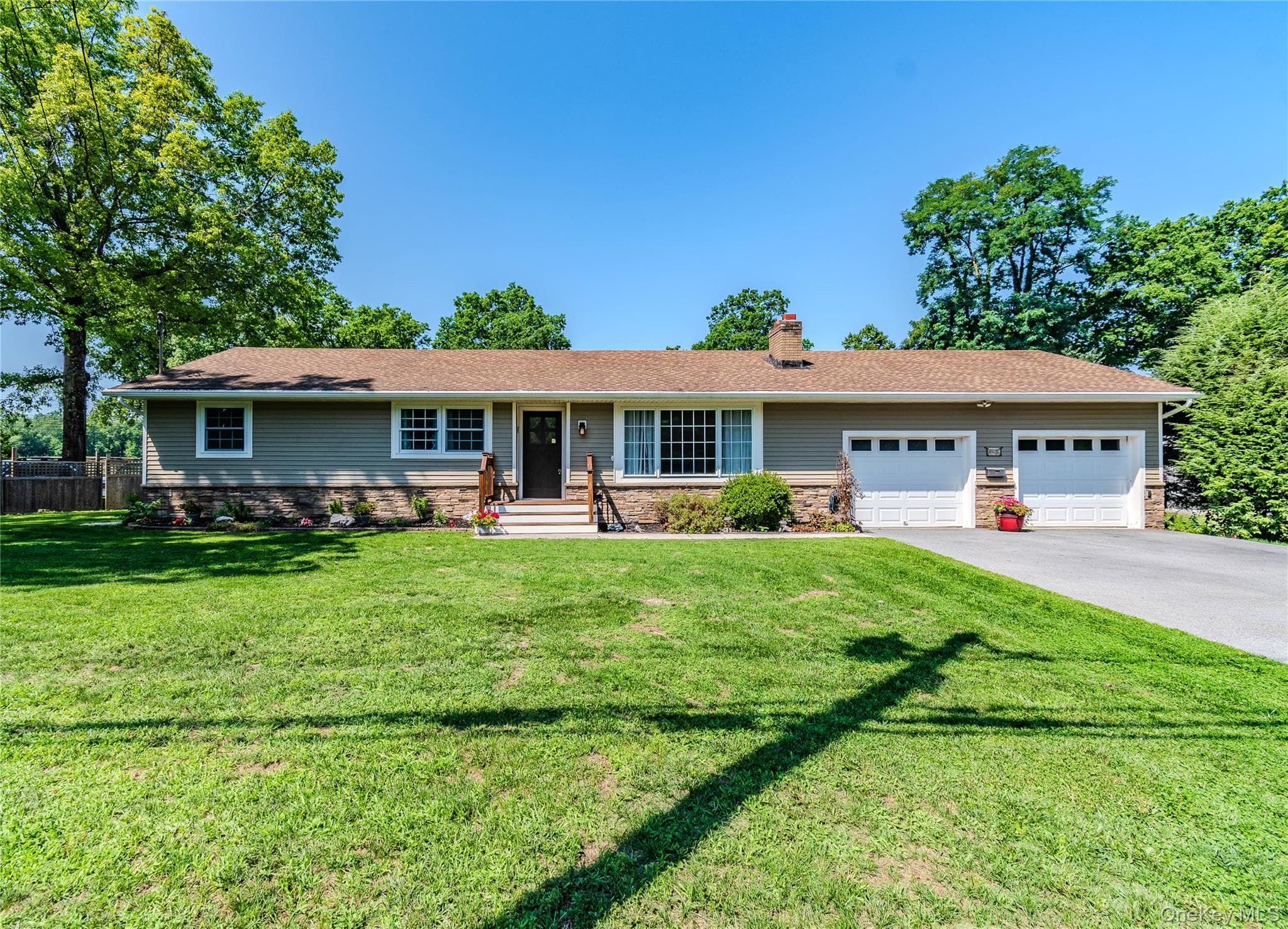 19 Closs Drive, Rhinebeck