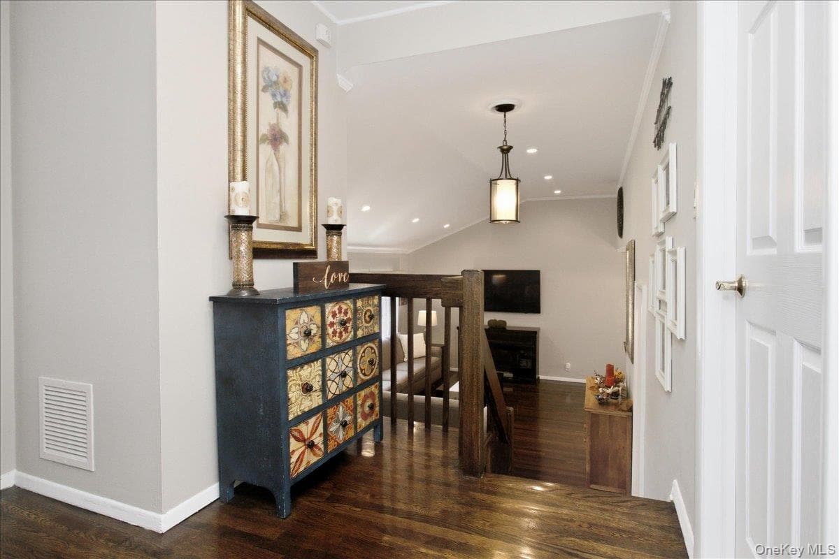 840 Carolyn Court thumbnail 11