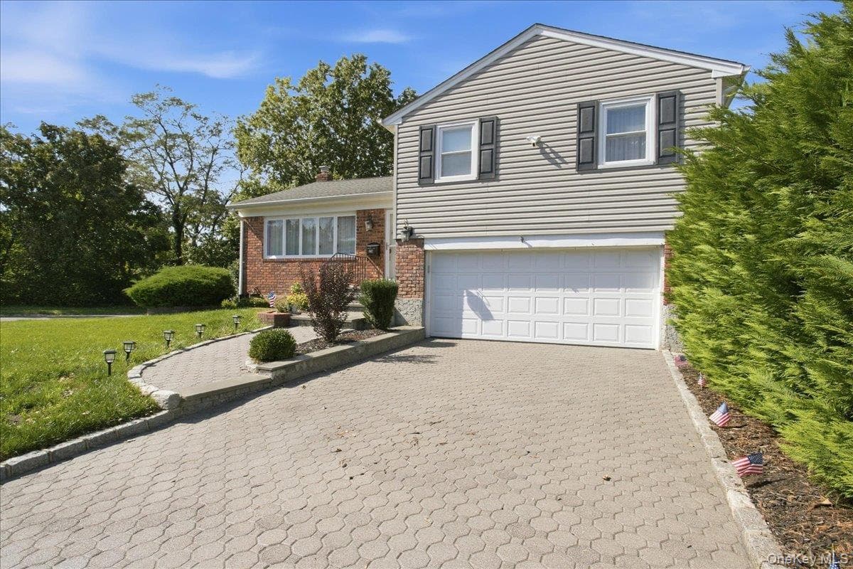 840 Carolyn Court thumbnail 3